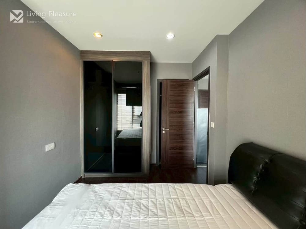 City View Condo for Rent at C Ekkamai on Petchaburi Road, Bangkok with Air Conditioning 3