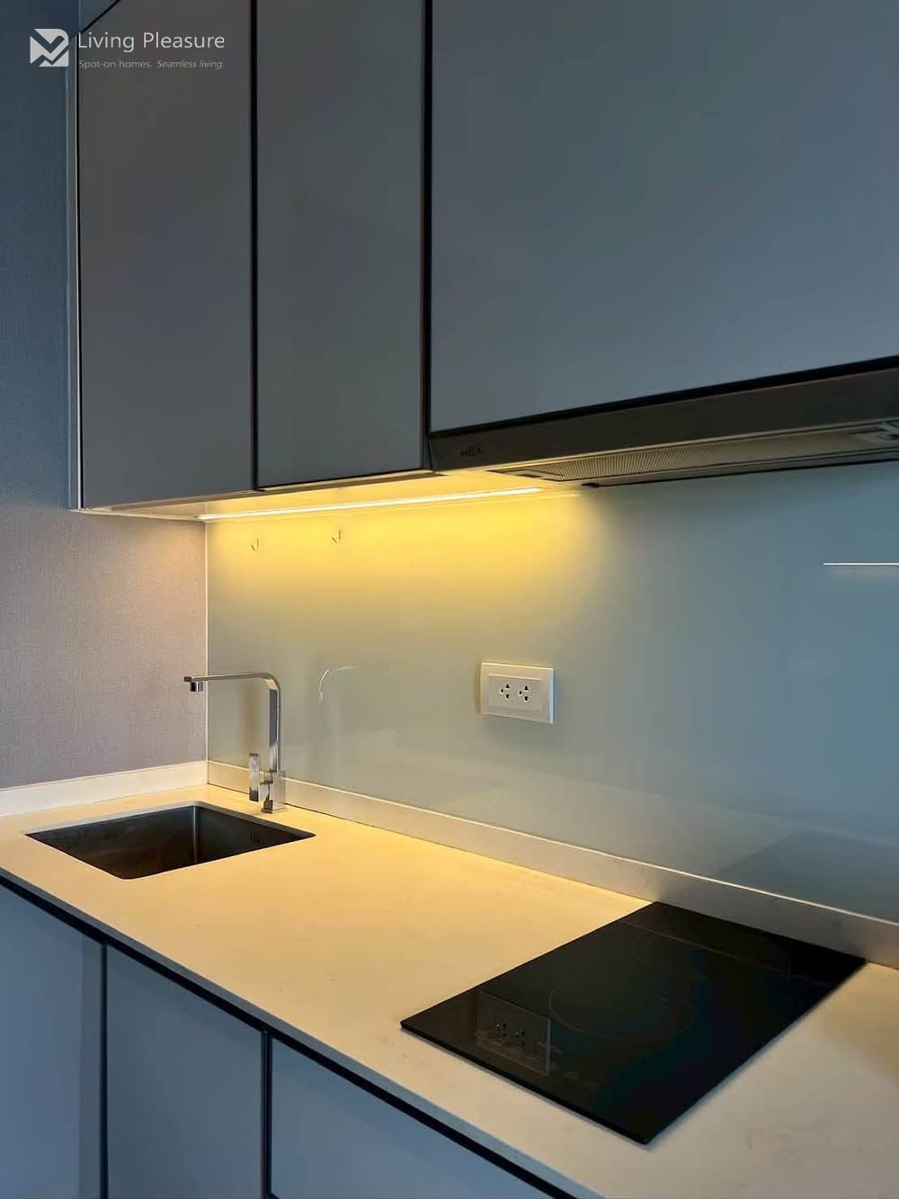 City View Condo for Rent at C Ekkamai on Petchaburi Road, Bangkok with Air Conditioning 4