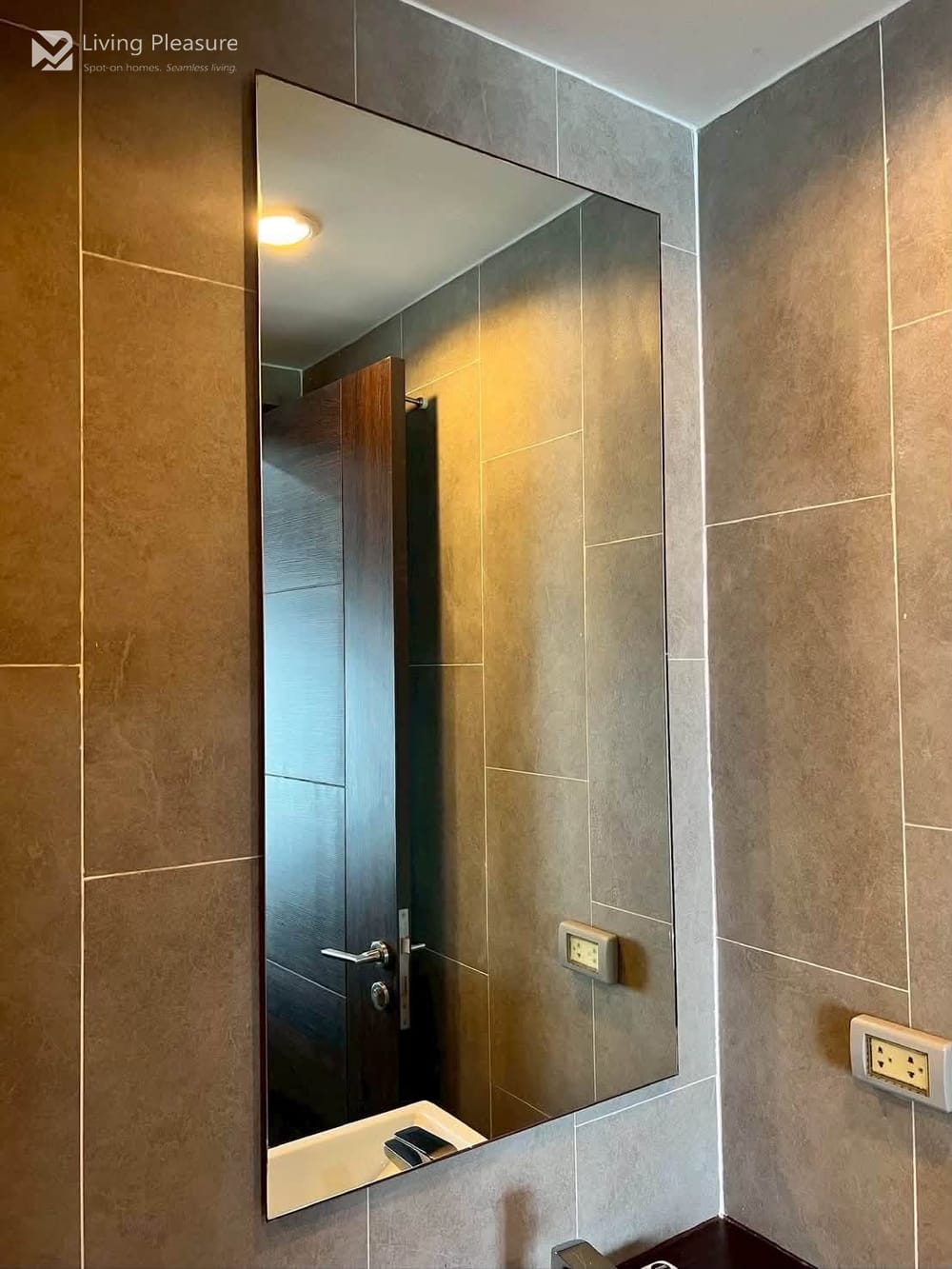 City View Condo for Rent at C Ekkamai on Petchaburi Road, Bangkok with Air Conditioning 5