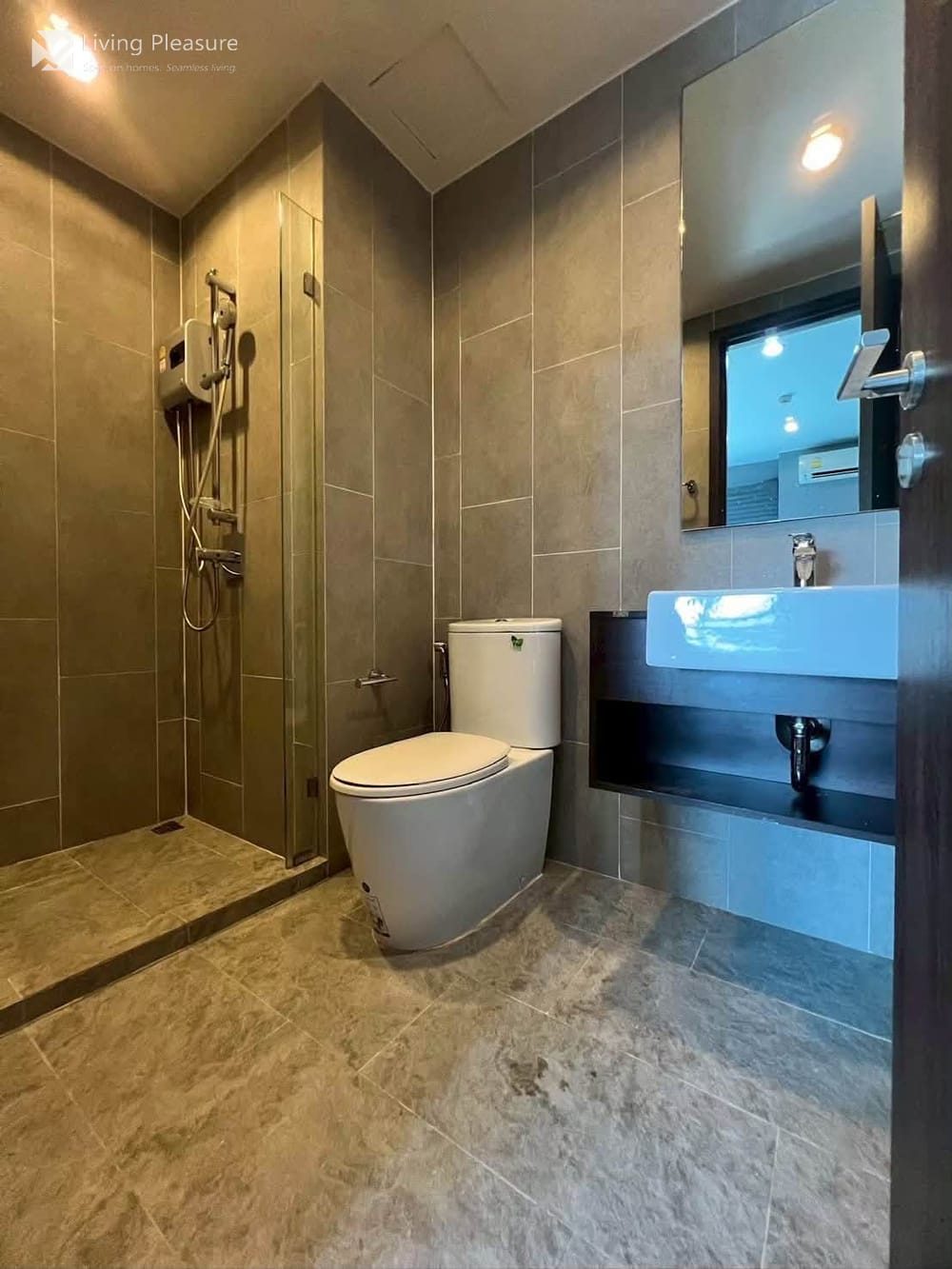 City View Condo for Rent at C Ekkamai on Petchaburi Road, Bangkok with Air Conditioning 6