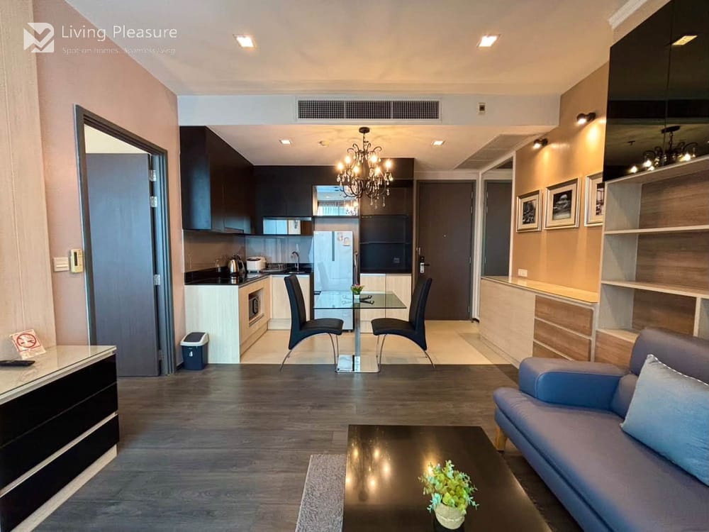 1 Bedroom Condo for Rent at Edge Sukhumvit 23 - City View, Steps from MRT Sukhumvit 3