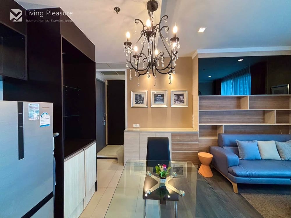 1 Bedroom Condo for Rent at Edge Sukhumvit 23 - City View, Steps from MRT Sukhumvit 7