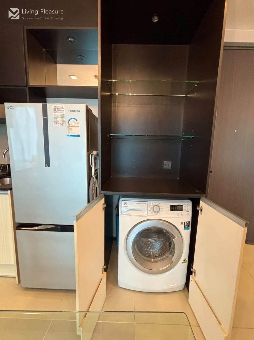 1 Bedroom Condo for Rent at Edge Sukhumvit 23 - City View, Steps from MRT Sukhumvit 13