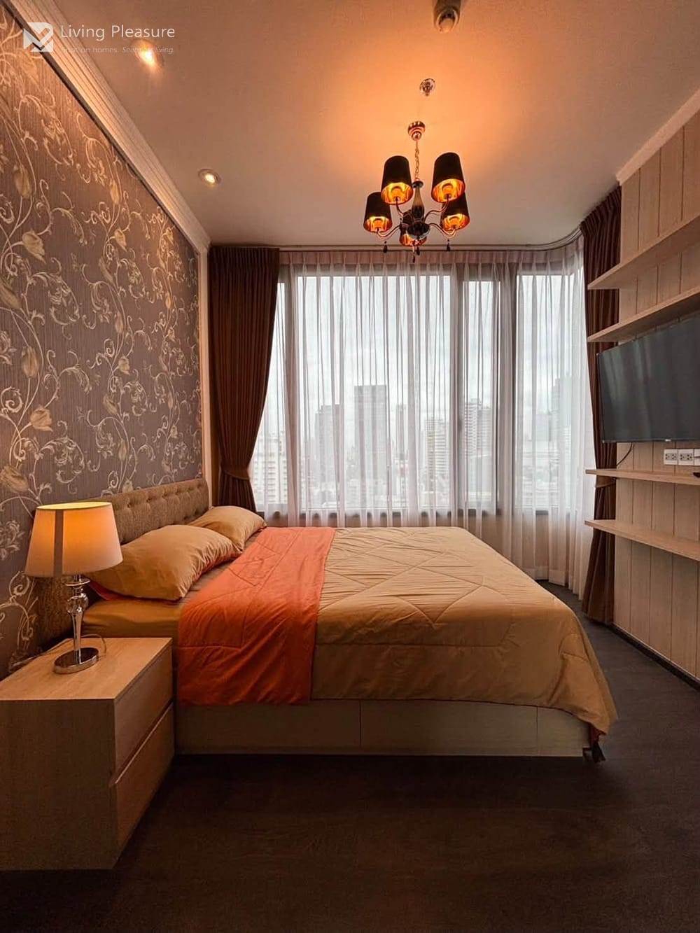 1 Bedroom Condo for Rent at Edge Sukhumvit 23 - City View, Steps from MRT Sukhumvit 18