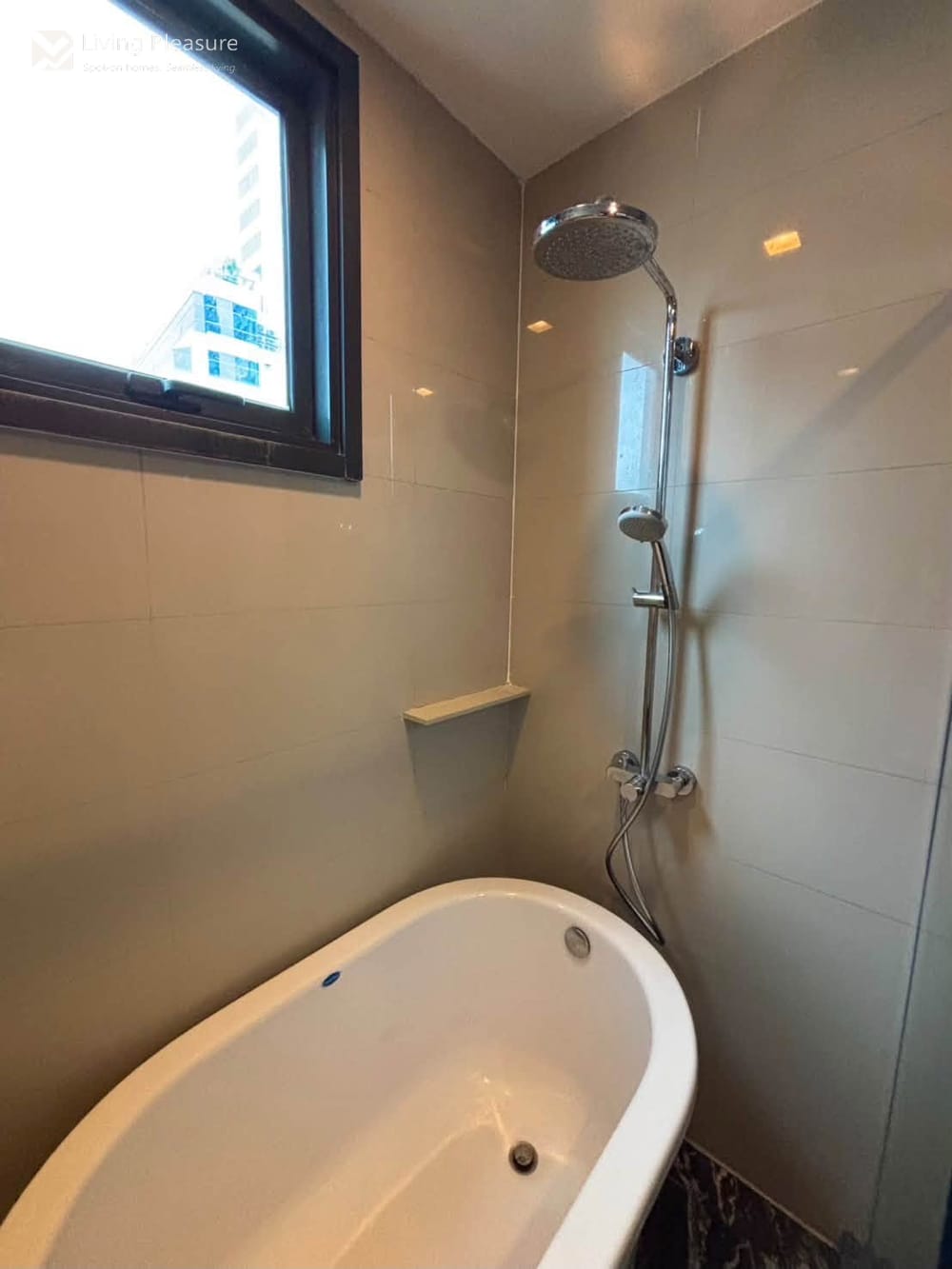 1 Bedroom Condo for Rent at Edge Sukhumvit 23 - City View, Steps from MRT Sukhumvit 23