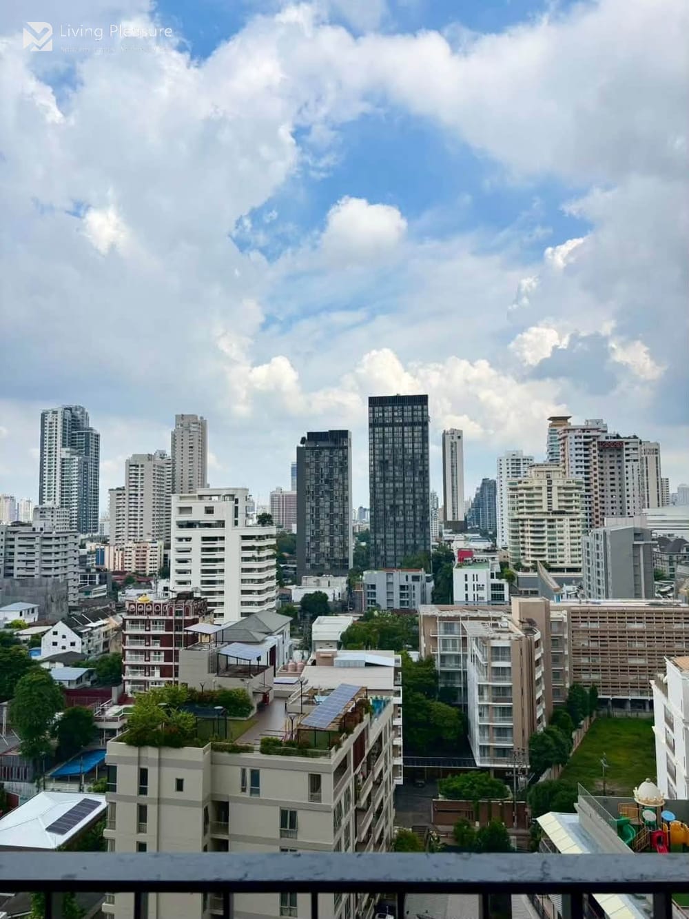 1 Bedroom Condo for Rent at Edge Sukhumvit 23 - City View, Steps from MRT Sukhumvit 26