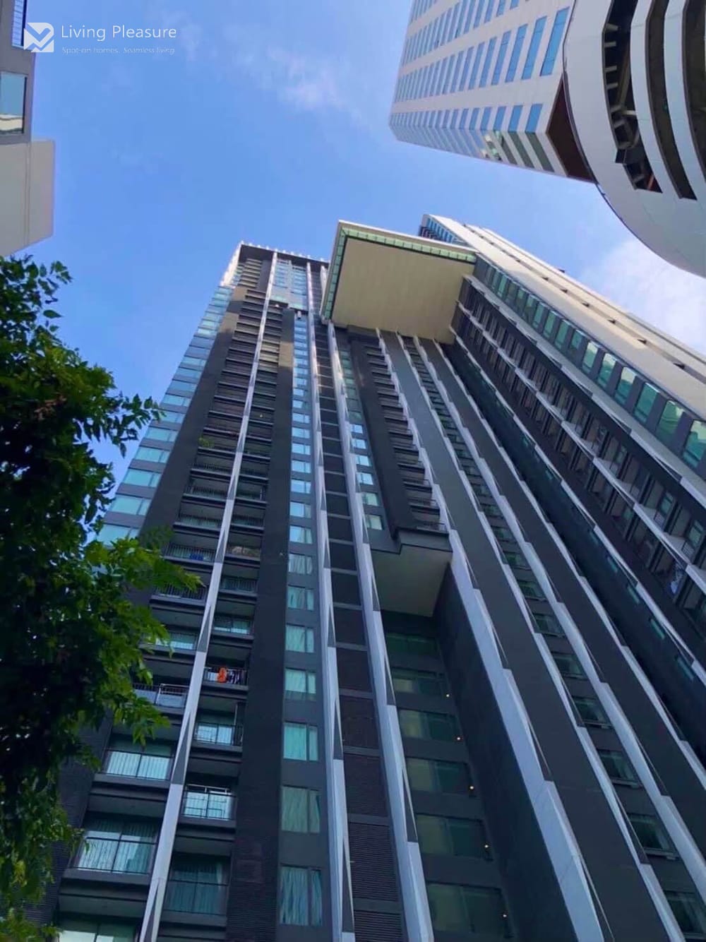 1 Bedroom Condo for Rent at Edge Sukhumvit 23 - City View, Steps from MRT Sukhumvit 28
