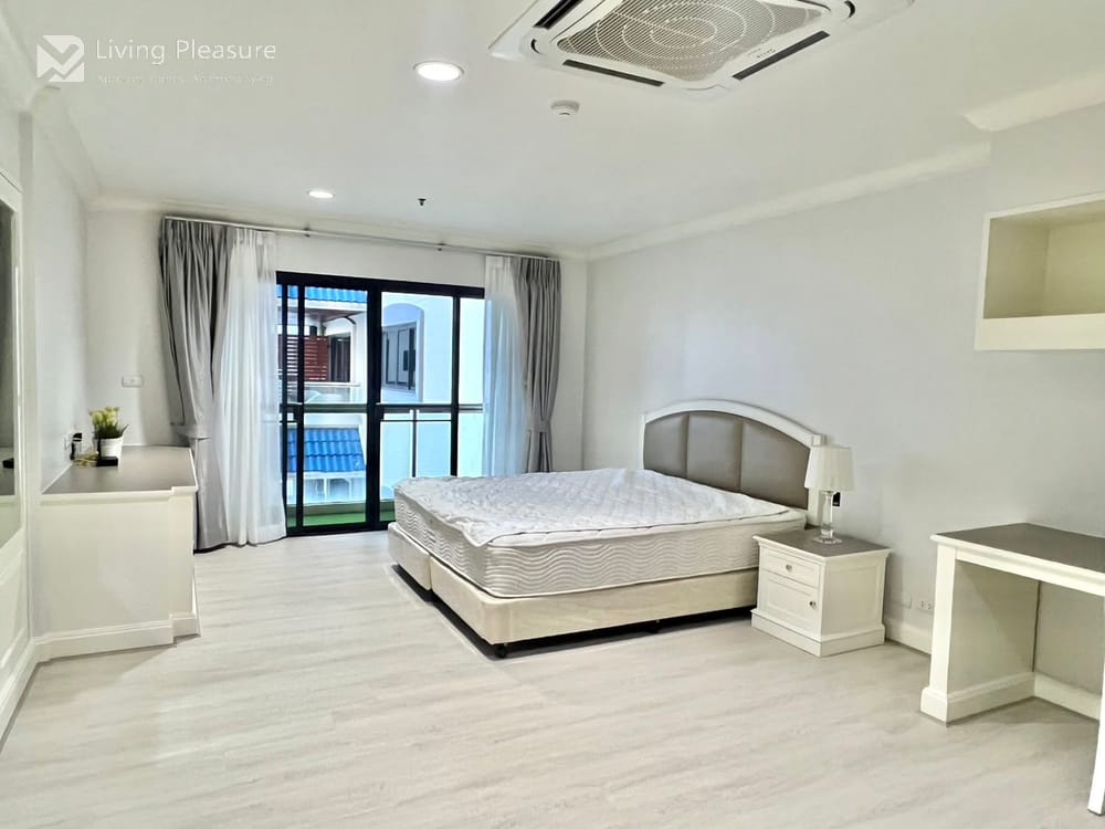 Luxury 3-Bedroom Condo for Rent at G.P. Grande Tower, Upper Sukhumvit - Pet Friendly, Close to MRT Sukhumvit 8