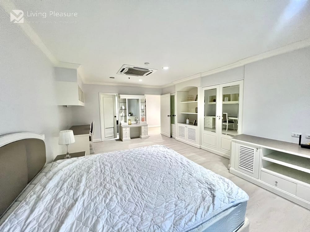 Luxury 3-Bedroom Condo for Rent at G.P. Grande Tower, Upper Sukhumvit - Pet Friendly, Close to MRT Sukhumvit 9