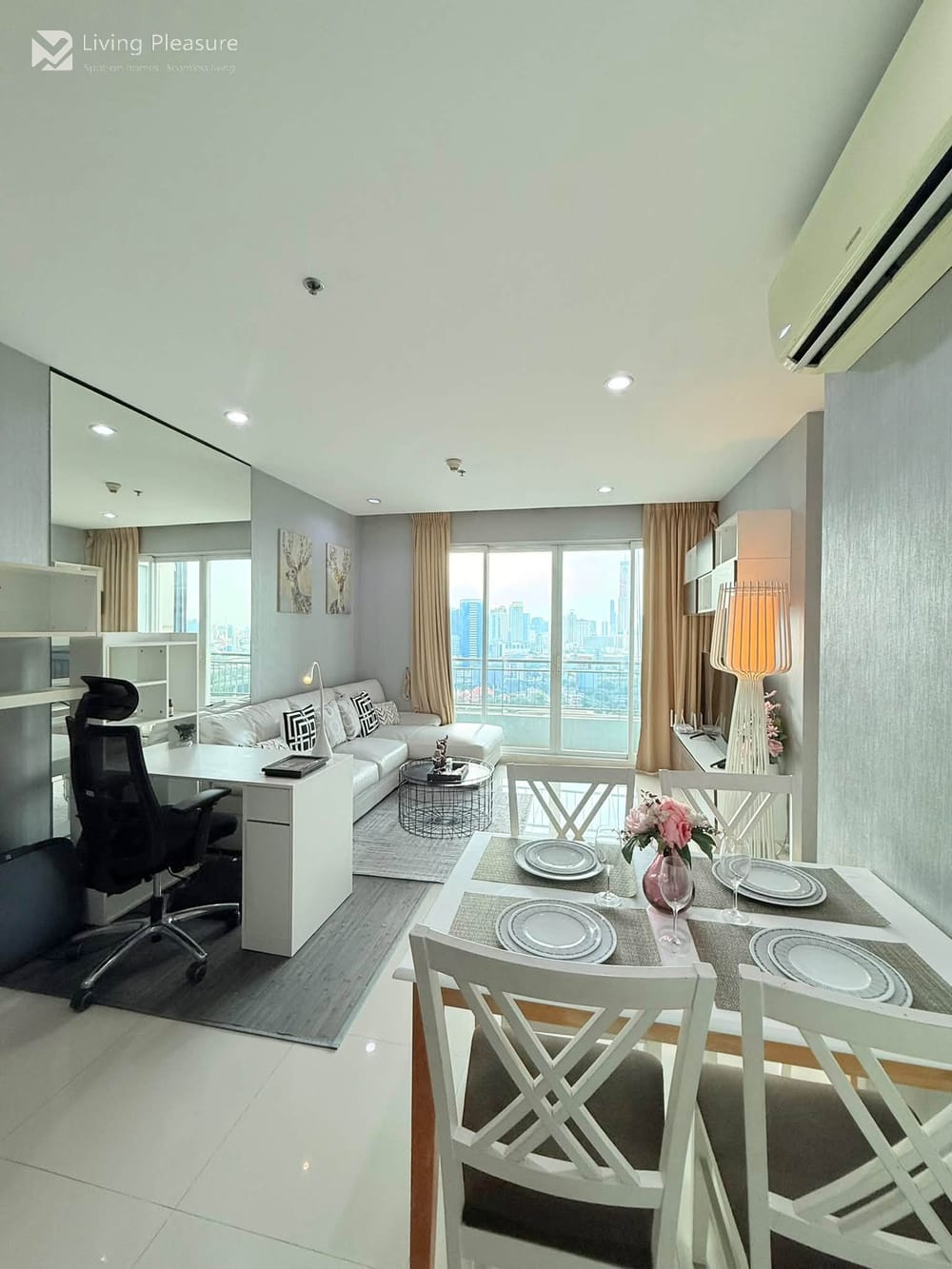 Luxury 2-Bedroom Condo for Rent at Circle Condominium in Huai Khwang, Bangkok - City View, Near MRT Phetchaburi 3