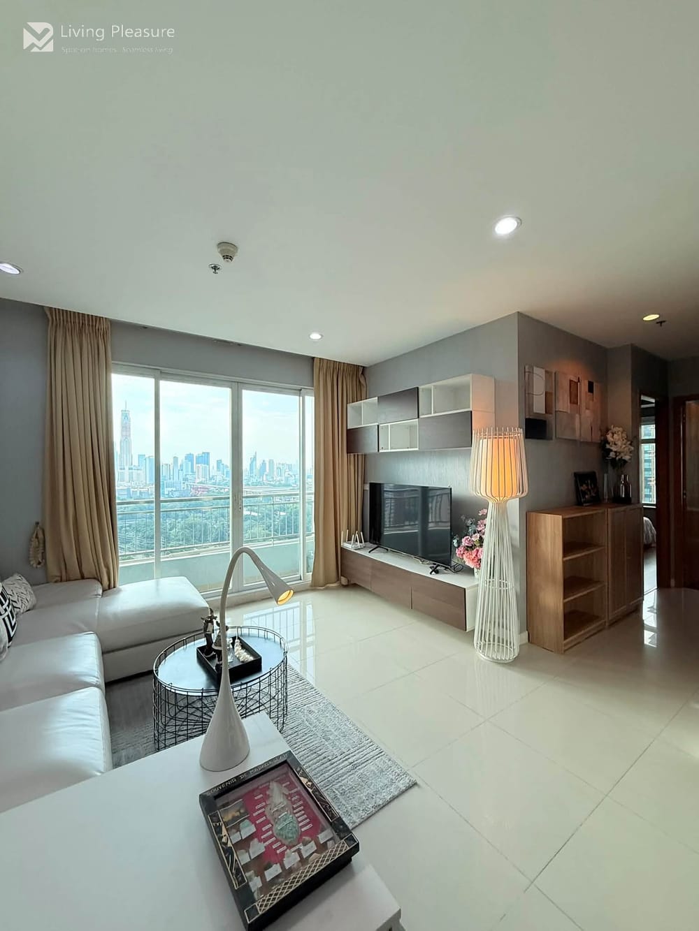 Luxury 2-Bedroom Condo for Rent at Circle Condominium in Huai Khwang, Bangkok - City View, Near MRT Phetchaburi 4