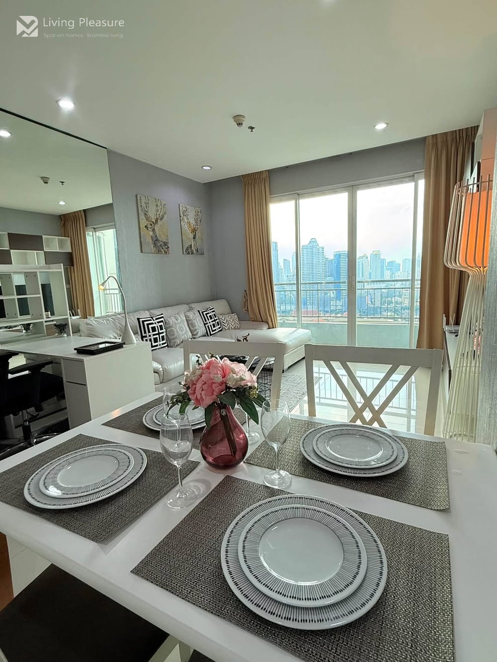 Luxury 2-Bedroom Condo for Rent at Circle Condominium in Huai Khwang, Bangkok - City View, Near MRT Phetchaburi 5