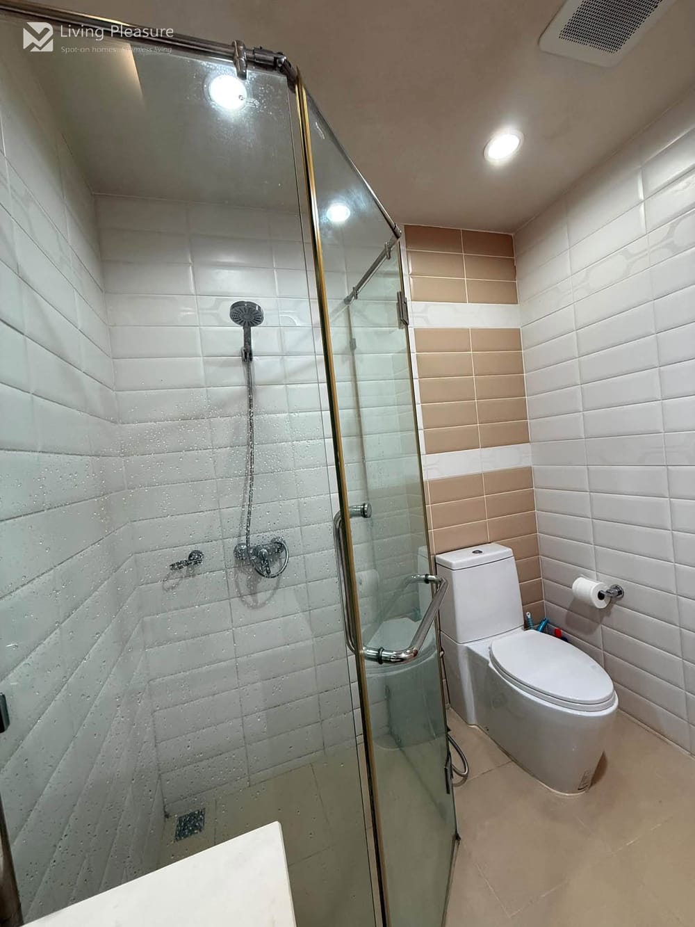 Luxury 2-Bedroom Condo for Rent at Circle Condominium in Huai Khwang, Bangkok - City View, Near MRT Phetchaburi 8