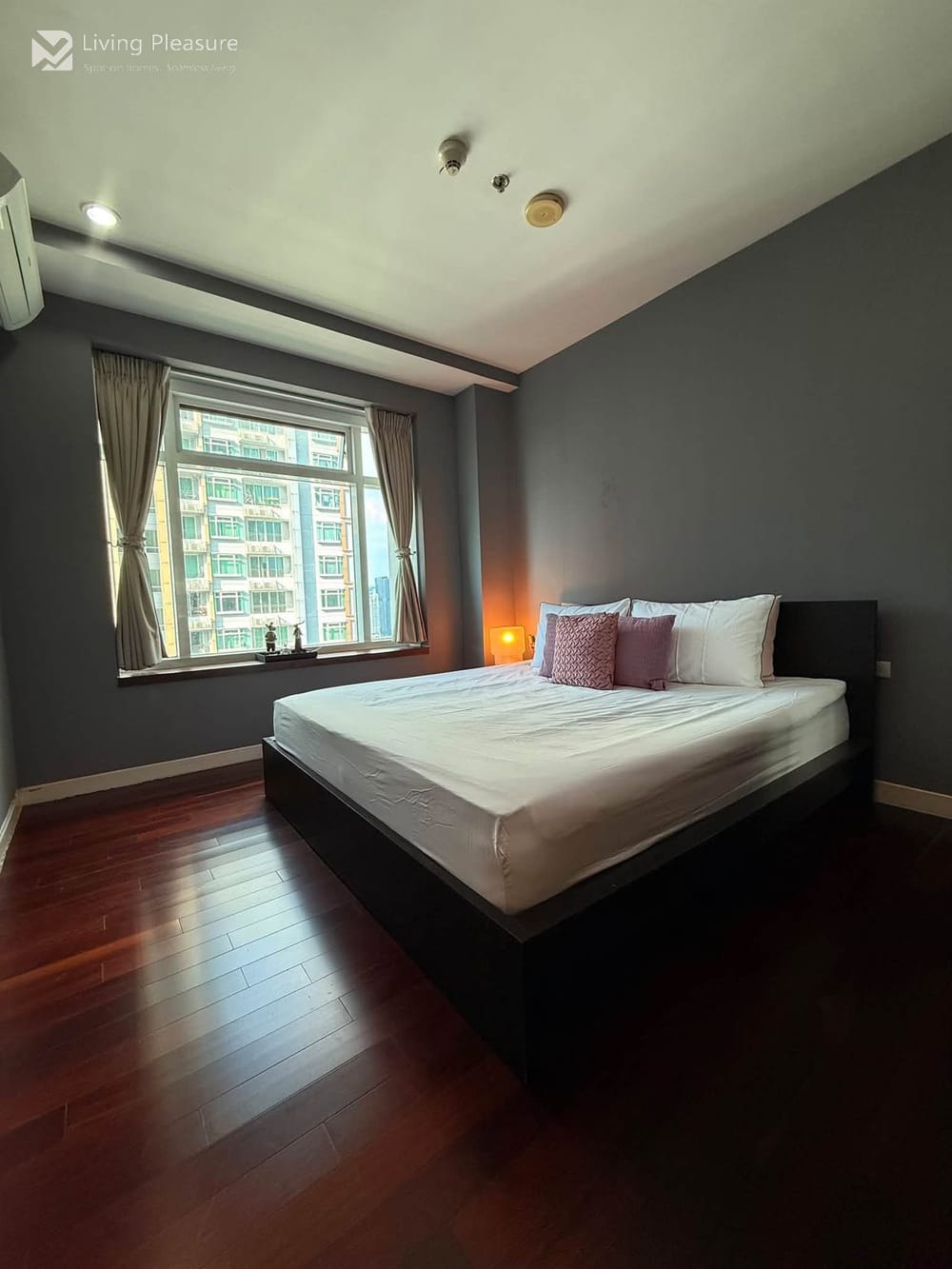 Luxury 2-Bedroom Condo for Rent at Circle Condominium in Huai Khwang, Bangkok - City View, Near MRT Phetchaburi 9