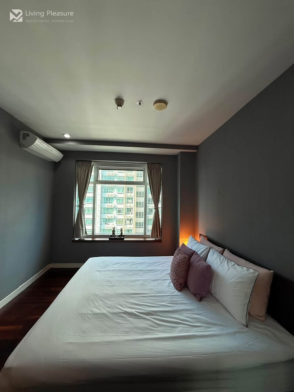 Luxury 2-Bedroom Condo for Rent at Circle Condominium in Huai Khwang, Bangkok - City View, Near MRT Phetchaburi 11