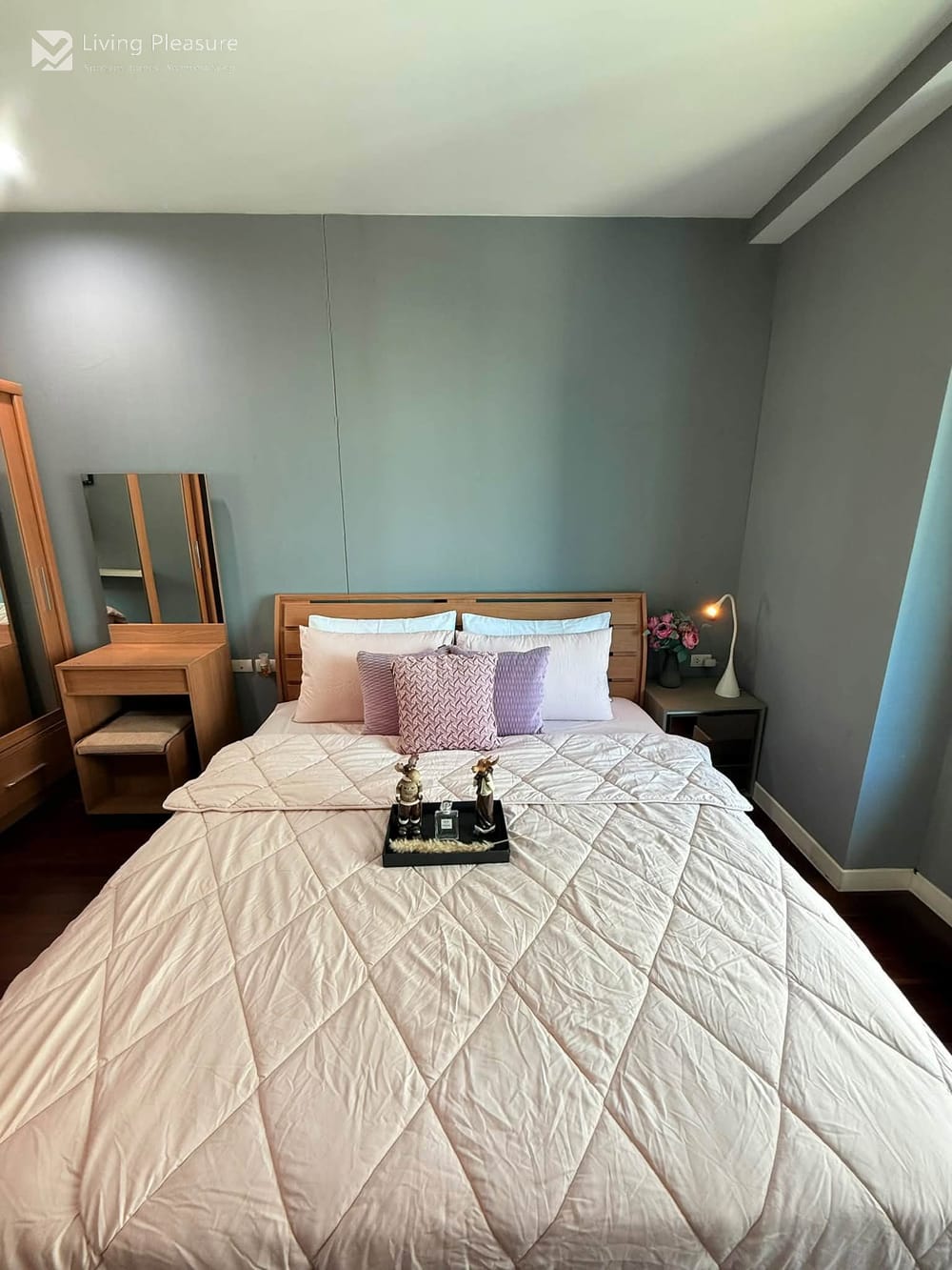Luxury 2-Bedroom Condo for Rent at Circle Condominium in Huai Khwang, Bangkok - City View, Near MRT Phetchaburi 13