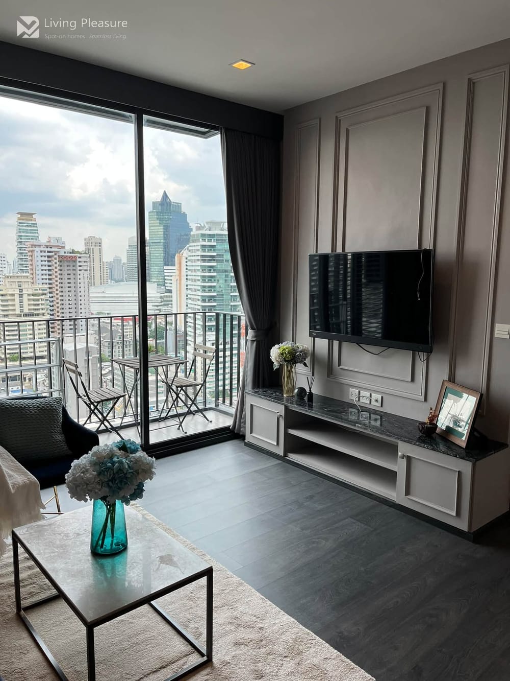 1-Bedroom Condo for Rent at Edge Sukhumvit 23, City View, 0.3 km to MRT Sukhumvit 4