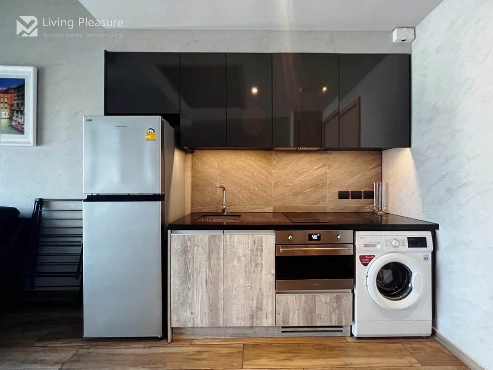 1-Bedroom Condo for Rent at The Lofts Asoke near MRT Phetchaburi 5