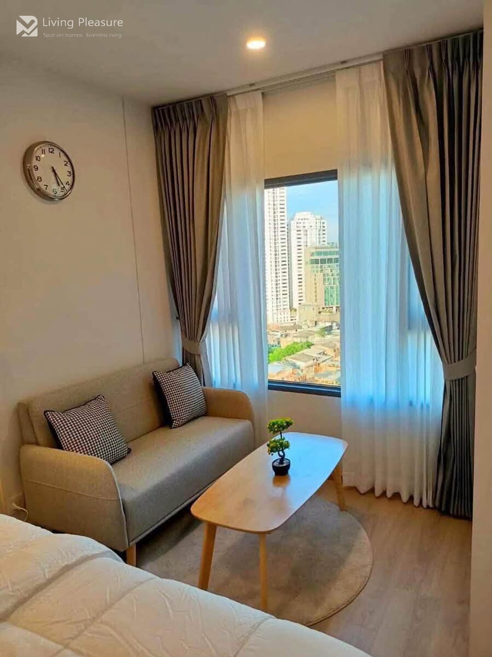 Modern Studio for Rent at Life Rama 4–Asoke with City View - Near MRT Queen Sirikit 2