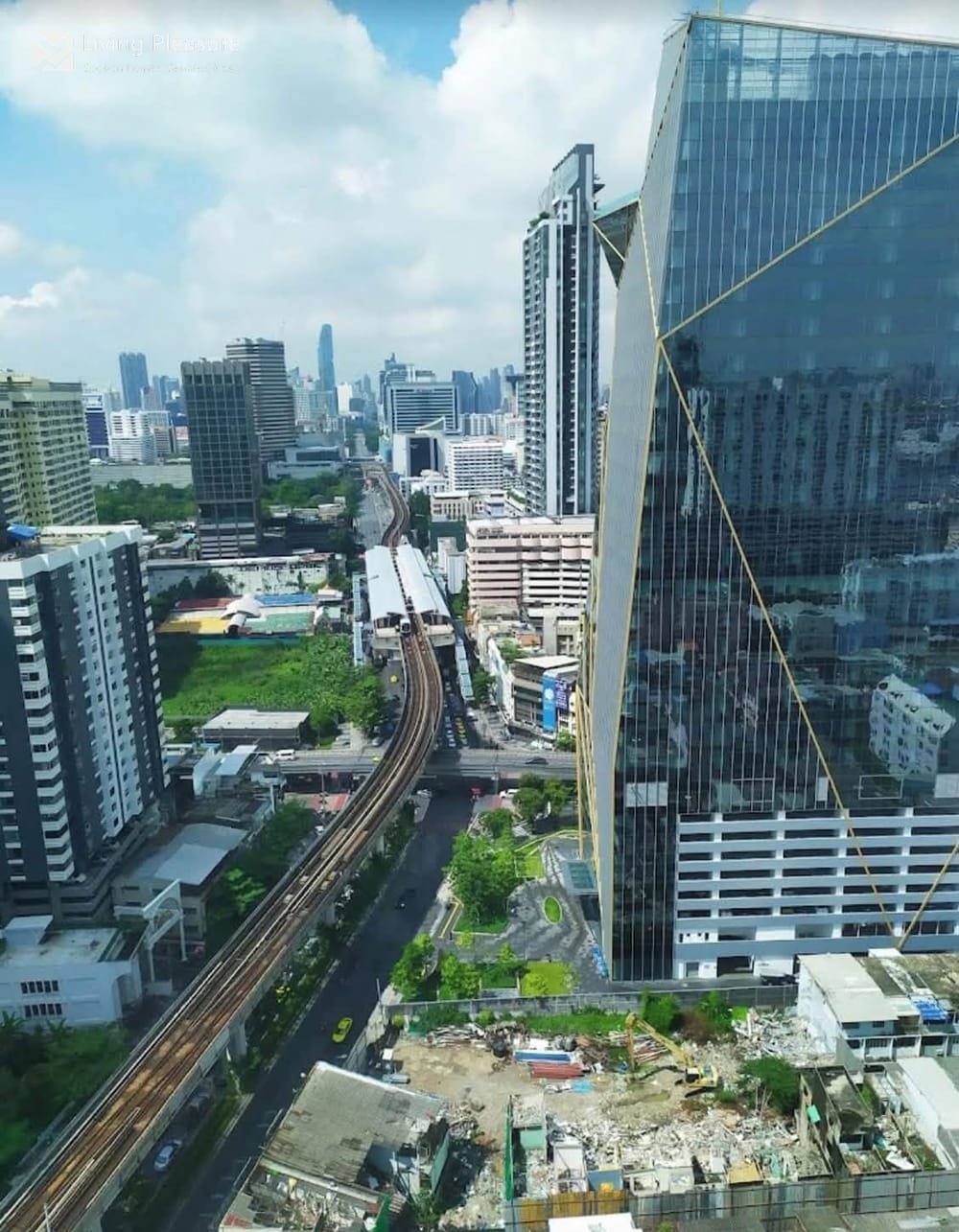 2-Bedroom Condo for Rent at Baan Pathumwan, Steps from BTS Phaya Thai 7