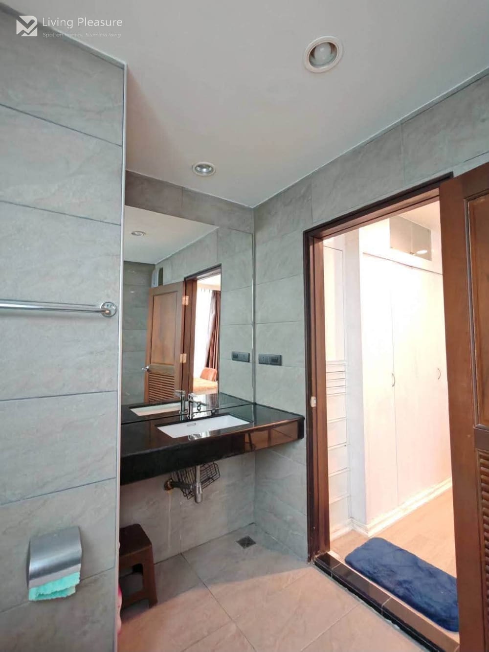 2-Bedroom Condo for Rent at Baan Pathumwan, Steps from BTS Phaya Thai 5