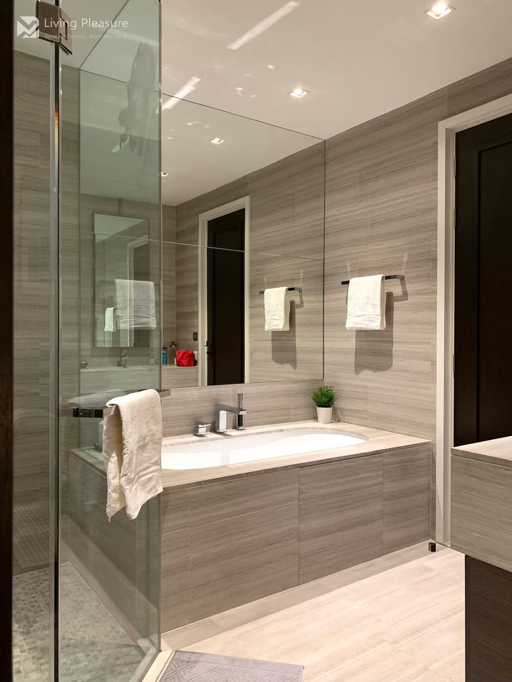1BR Condo for Rent at The Diplomat 39, Upper Sukhumvit - Steps from BTS Phrom Phong 6