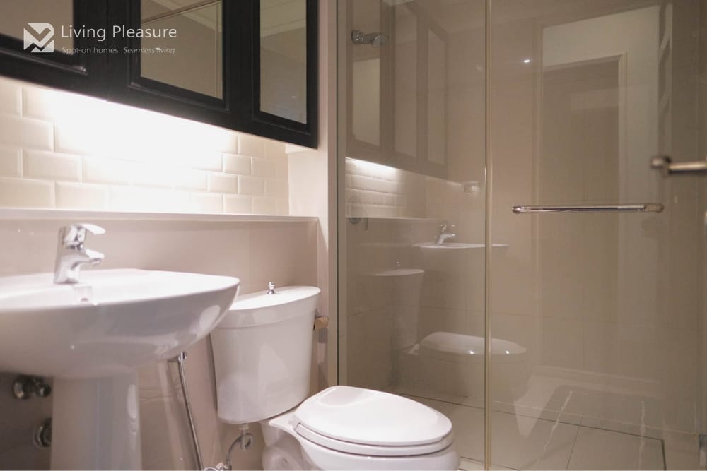 Luxury 2-Bedroom Condo for Sale at Aguston Sukhumvit 22 - Pet Friendly Near MRT Queen Sirikit 13