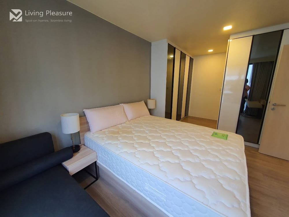 2-Bedroom Condo for Rent in Maestro 03 Ratchada-Rama 9, Pet Friendly Near MRT Phra Ram 9 10