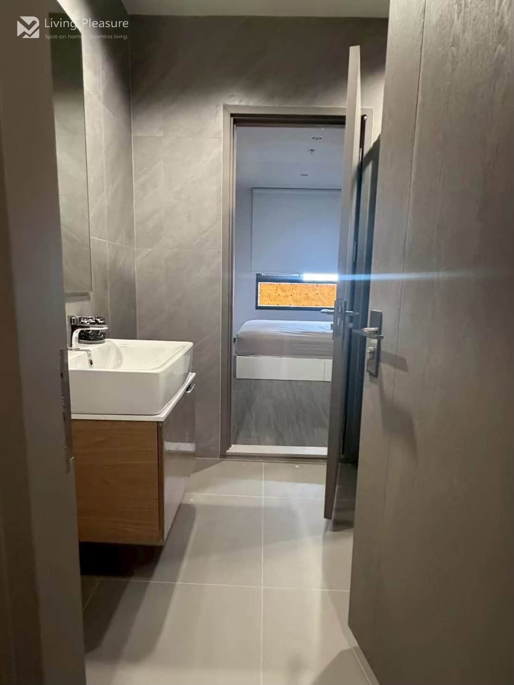 Modern 1-Bedroom Condo for Rent at Ideo Sukhumvit Rama 4 with City View near BTS Phra Khanong 6