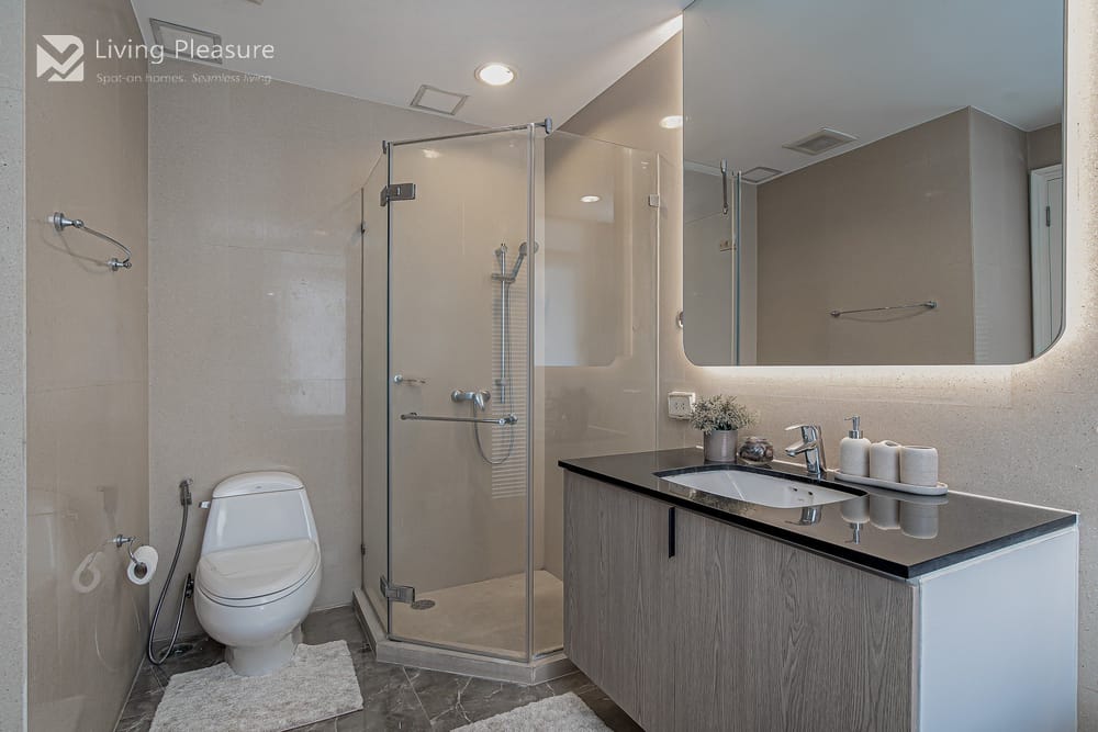 Rare 3-Bedroom Condo for Sale or Rent – Hampton Thonglor 10 17