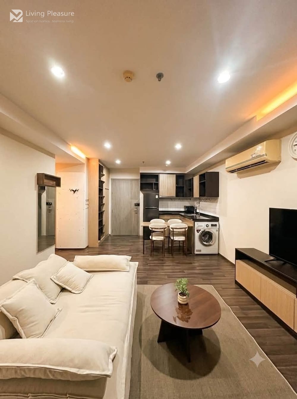 Stylish 2-Bedroom Condo for Rent at The Gallery Bearing, Bangna, Bangkok 2