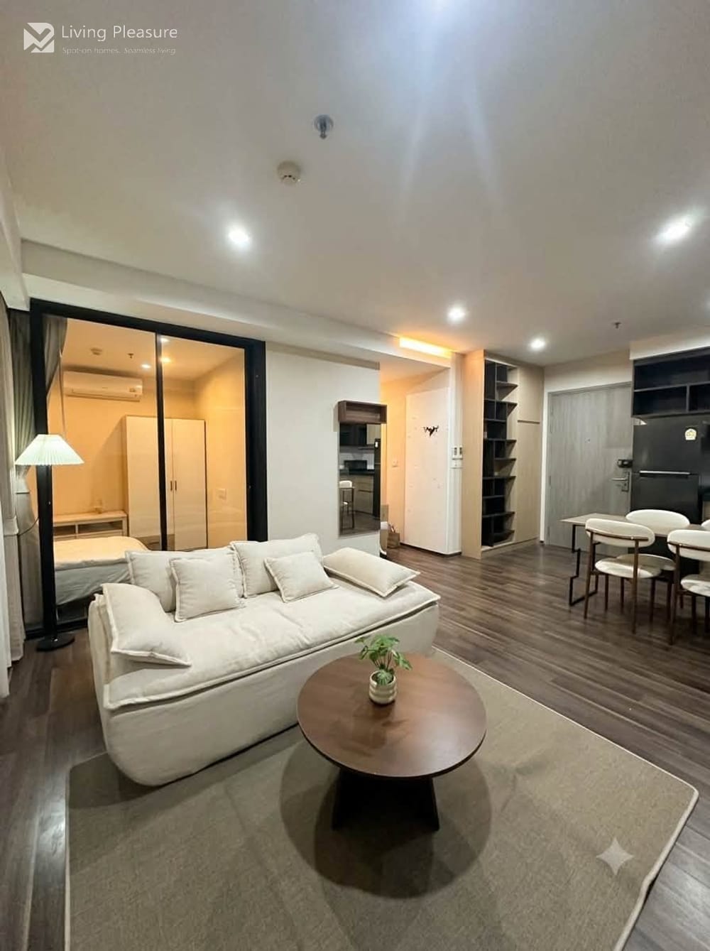 Stylish 2-Bedroom Condo for Rent at The Gallery Bearing, Bangna, Bangkok 4
