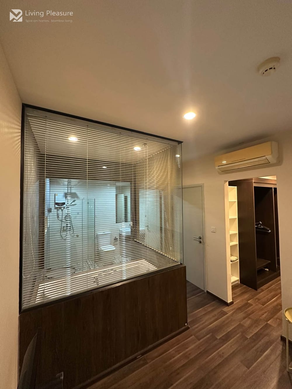 Stylish 2-Bedroom Condo for Rent at The Gallery Bearing, Bangna, Bangkok 8