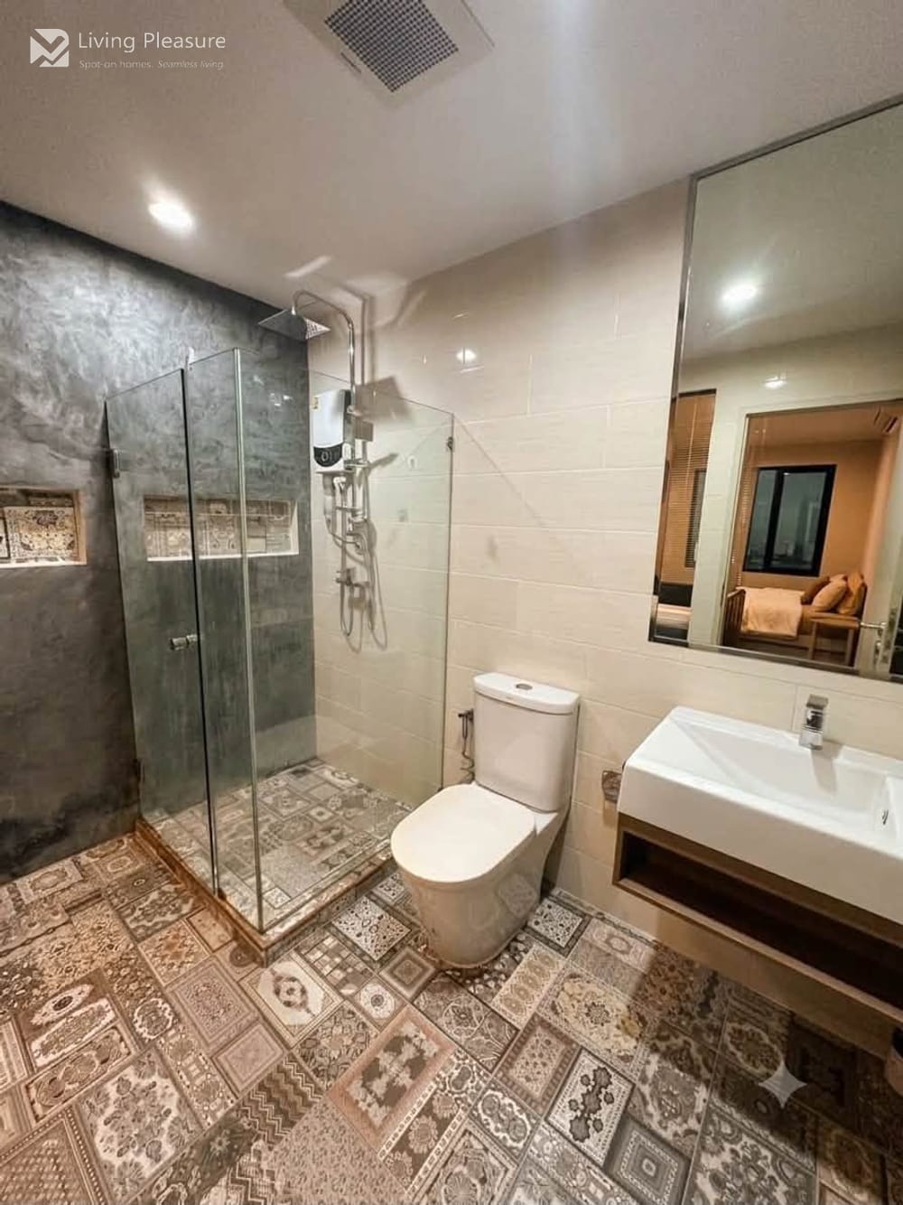 Stylish 2-Bedroom Condo for Rent at The Gallery Bearing, Bangna, Bangkok 9
