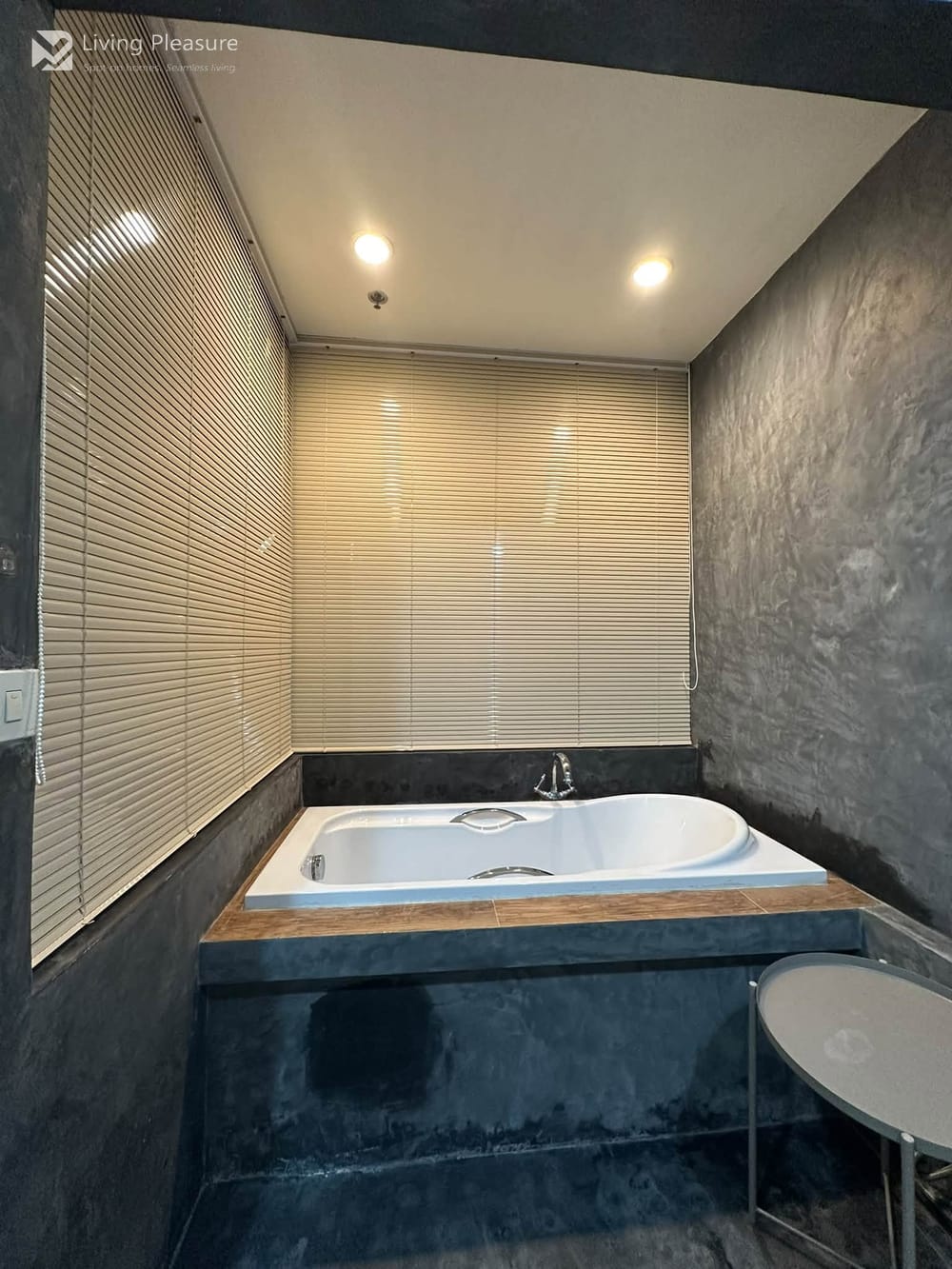 Stylish 2-Bedroom Condo for Rent at The Gallery Bearing, Bangna, Bangkok 10