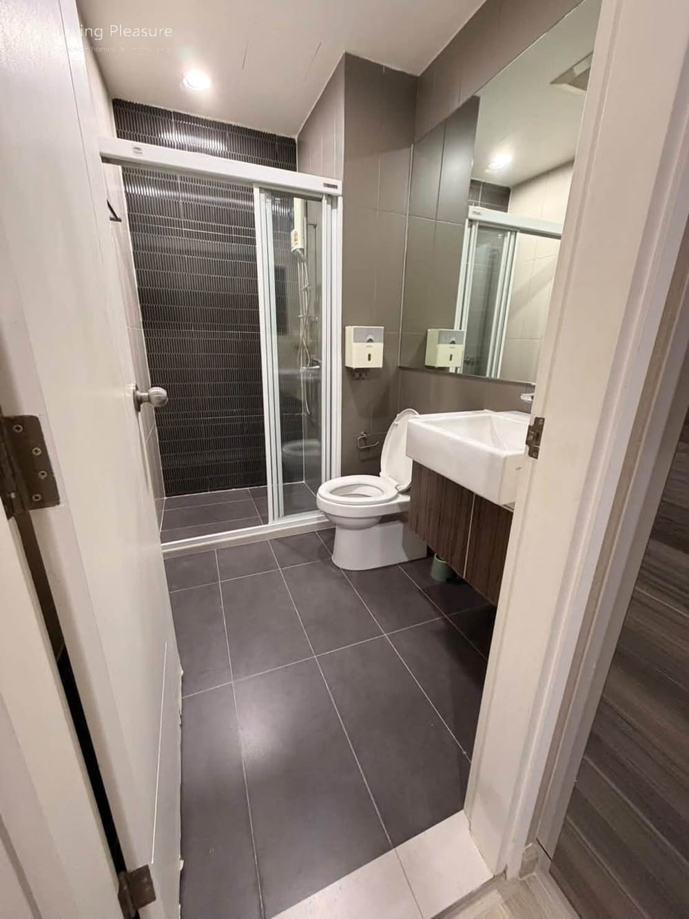 1-Bedroom Condo for Rent in Centric Ratchada - Huai Khwang, Steps from MRT Huai Khwang 9