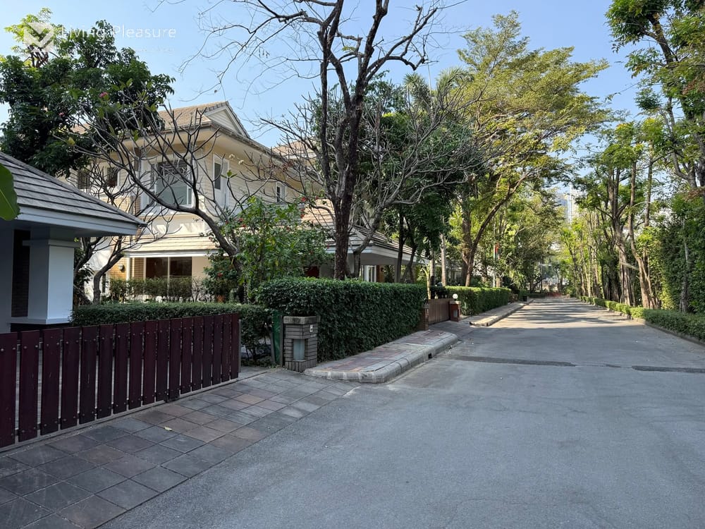 ให้เช่า 4 ห้องนอน พูลวิลล่า ใน สุวัฒนา การ์เด้น วิลเลจ (Sukhumvit 36) 3