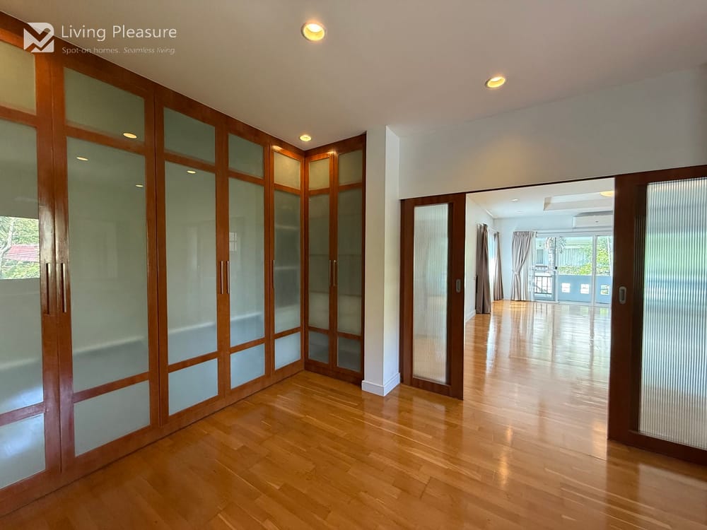 ให้เช่า 4 ห้องนอน พูลวิลล่า ใน สุวัฒนา การ์เด้น วิลเลจ (Sukhumvit 36) 11