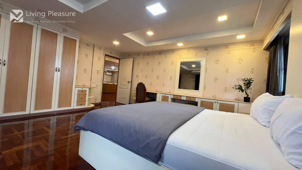 3-Bedroom Condo for Rent in D.H. Grand Tower, Upper Sukhumvit - Pet Friendly, Near BTS Phrom Phong 11