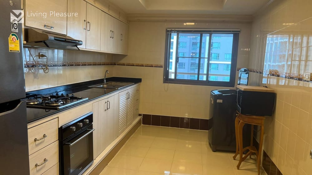 3-Bedroom Condo for Rent in D.H. Grand Tower, Upper Sukhumvit - Pet Friendly, Near BTS Phrom Phong 14
