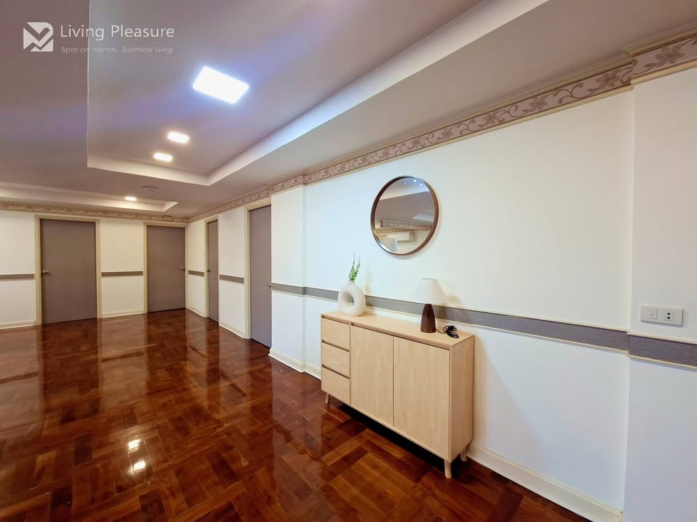 3-Bedroom Penthouse for Rent in D.H. Grand Tower, Upper Sukhumvit - Pet Friendly, Near BTS Phrom Phong 6