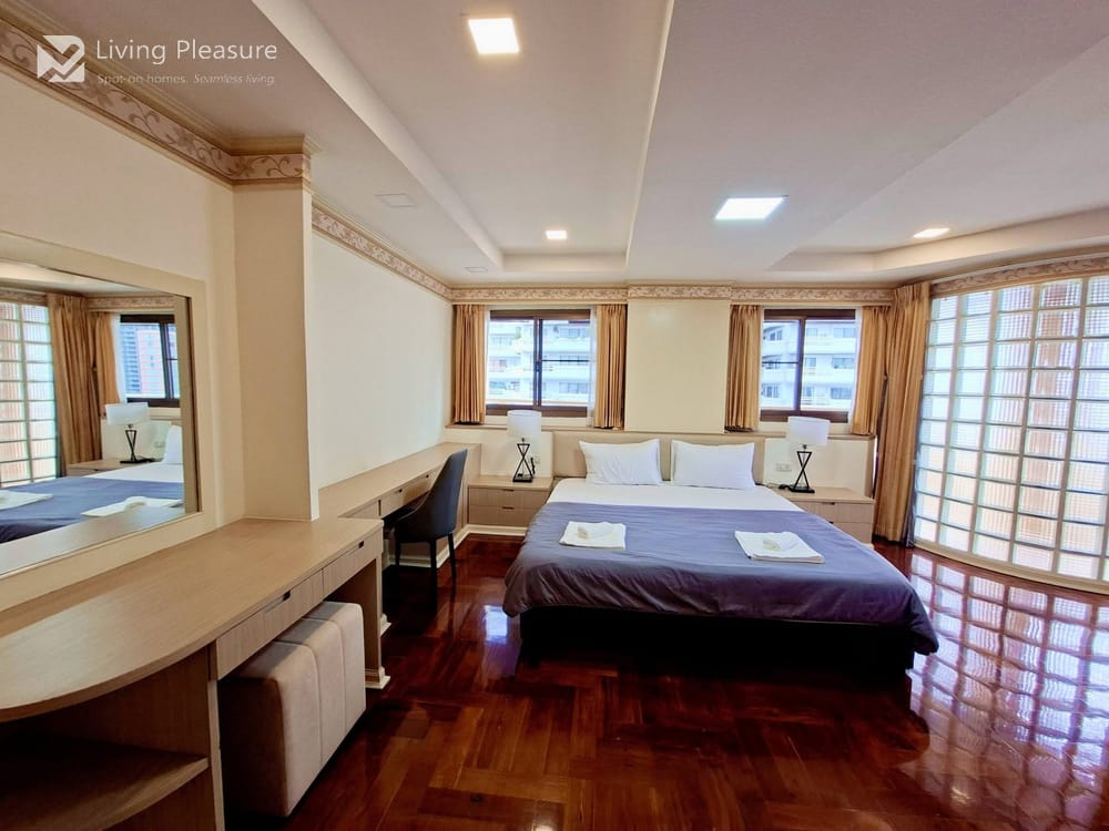 3-Bedroom Penthouse for Rent in D.H. Grand Tower, Upper Sukhumvit - Pet Friendly, Near BTS Phrom Phong 9