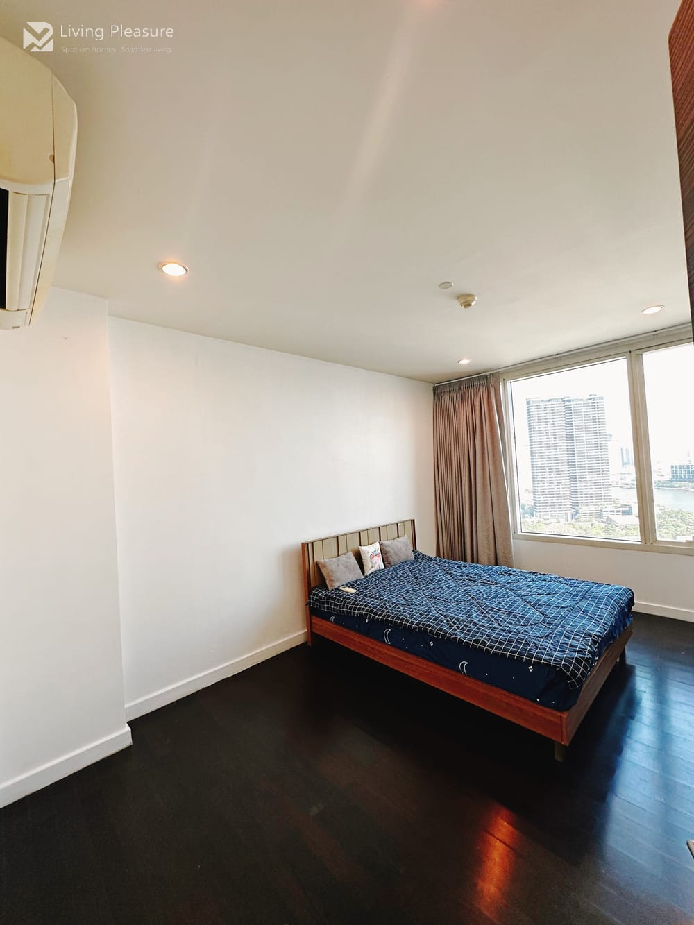 Unique Triplex Penthouse at Watermark Chaophraya River 10