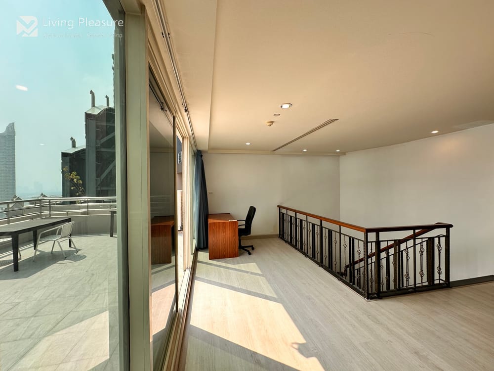Unique Triplex Penthouse at Watermark Chaophraya River 5