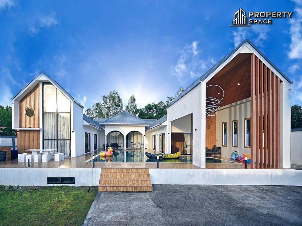 4 Bedroom Modern Luxury Pool Villa For Residential Or Investment For Sale At Huay Yai Image 1