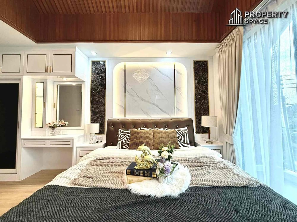 Modern Luxury 5 Bedroom Pool Villa In East Pattaya For Sale Image 11