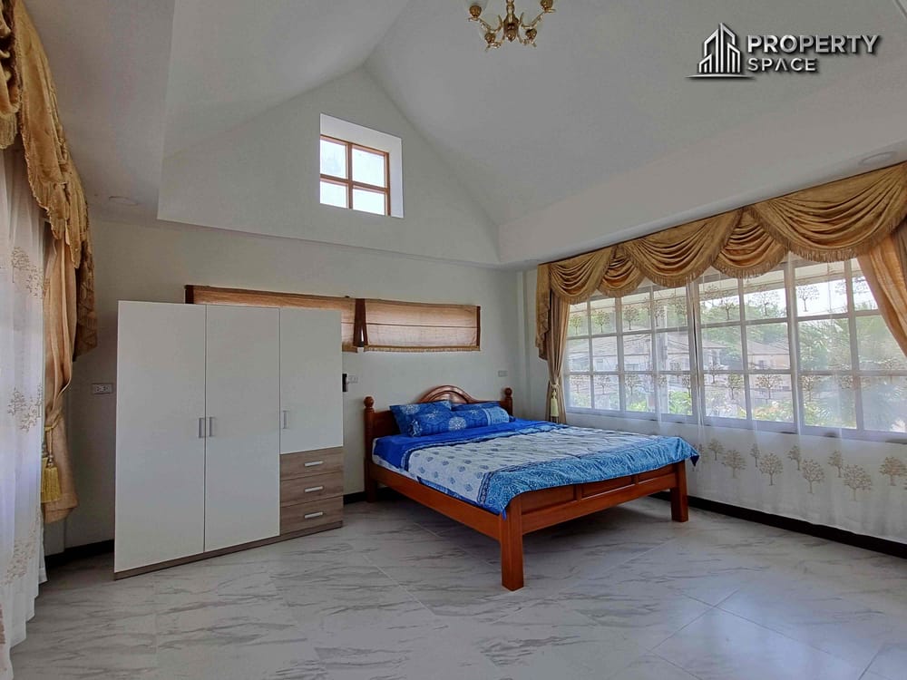Sophisticated Living at Its Best: 5-Bedroom Pool Villa in East Pattaya for Sale and Rent Image 30