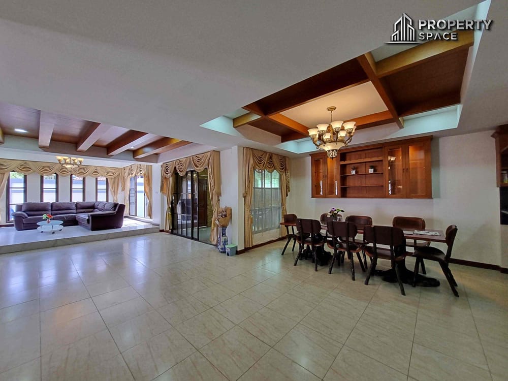 Sophisticated Living at Its Best: 5-Bedroom Pool Villa in East Pattaya for Sale and Rent Image 13
