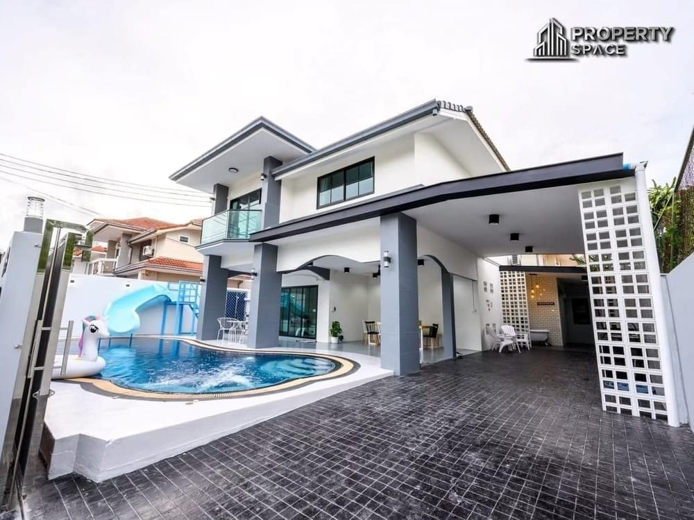 Experience The Height Of Elegance With This Modern 6-bedroom Pool Villa, Perfectly Located Near Jomtien Beach. Image 1