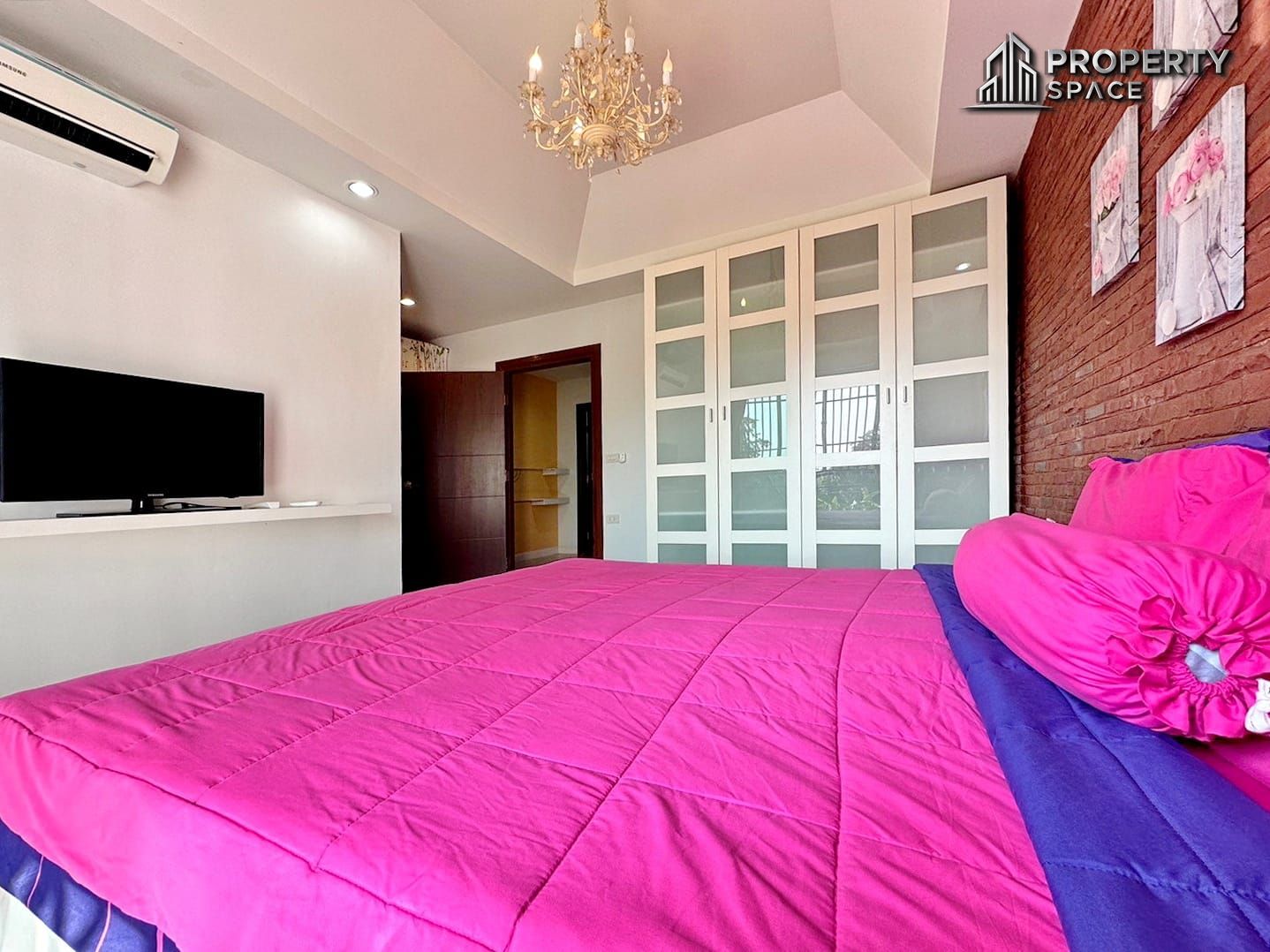 Modern 2 Bedroom Townhouse In East Pattaya For Sale Image 12